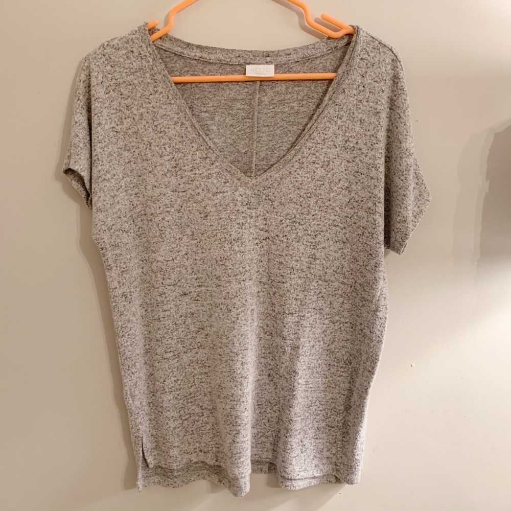 Gray short sleeve top!!